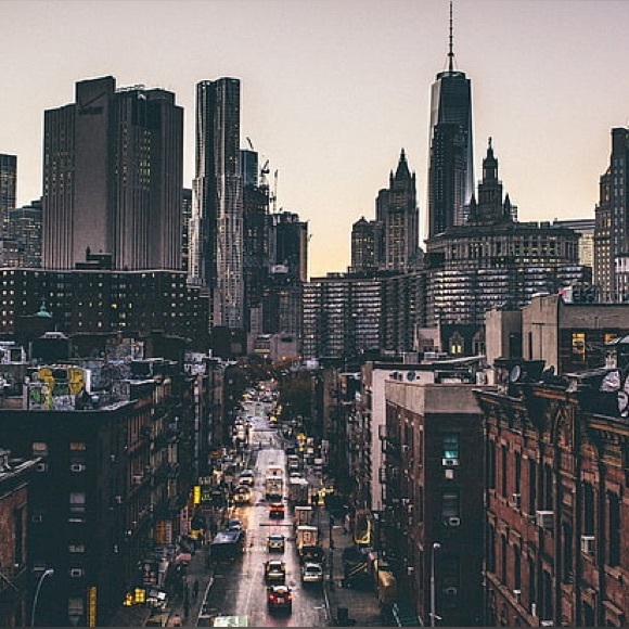 POSHING IN NYC 🏙️🌃🌇 - Picture 2 of 10